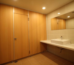 商業ビルのトイレ改修工事