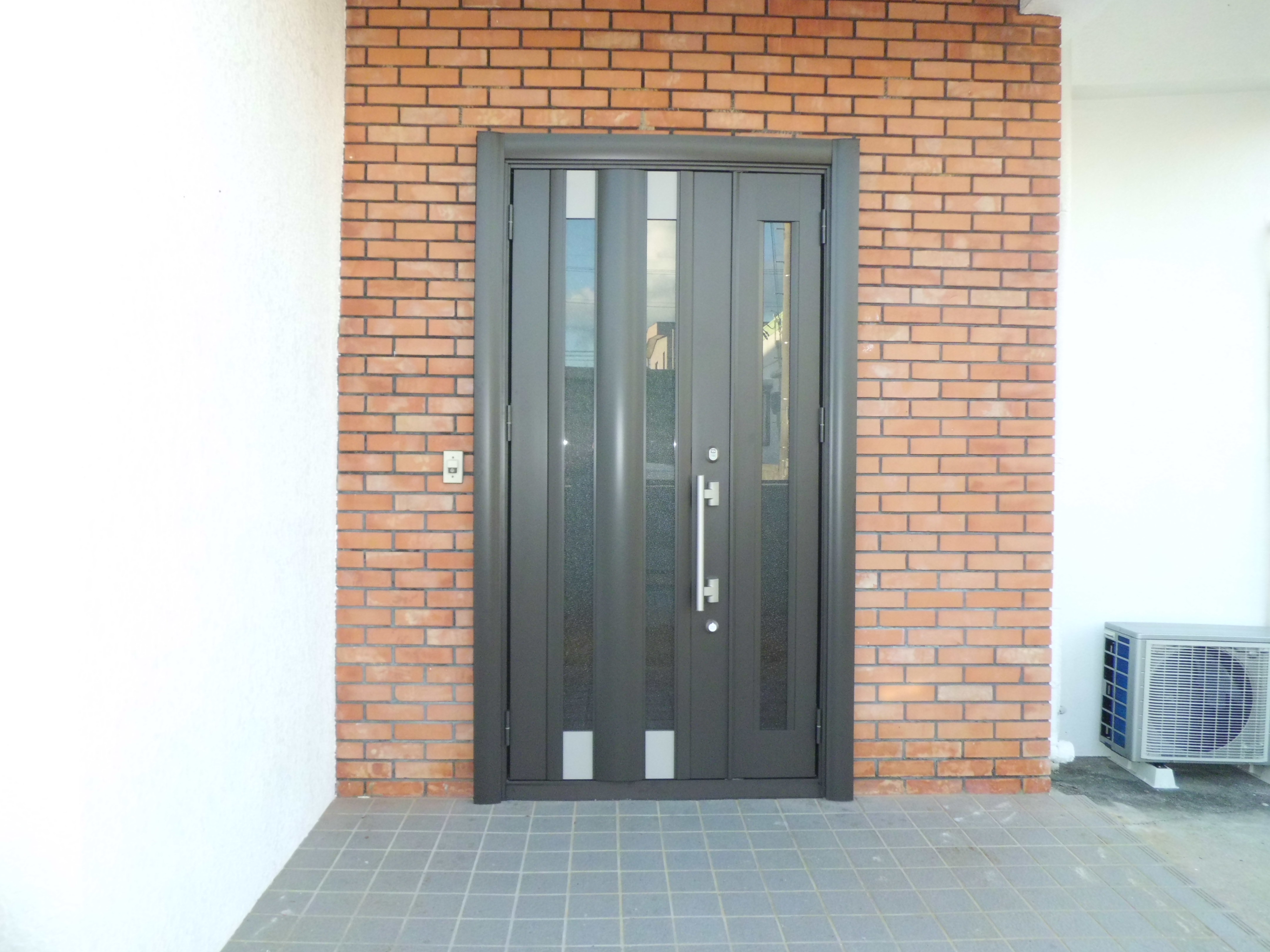 玄関ドア取替え工事 カバー工法 沖縄