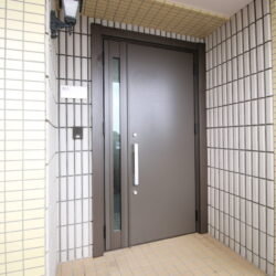 マンション玄関ドア取替えリフォーム（カバー工法）