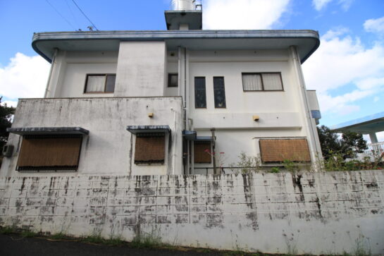 Before ②