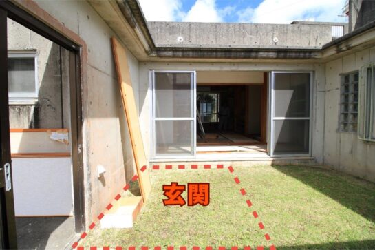 Before　庭に玄関を増築