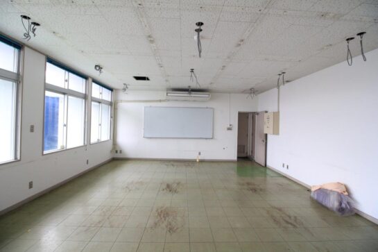 Before　壁の塗装