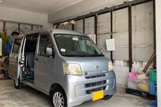 Before　駐車場の外壁リフォーム
