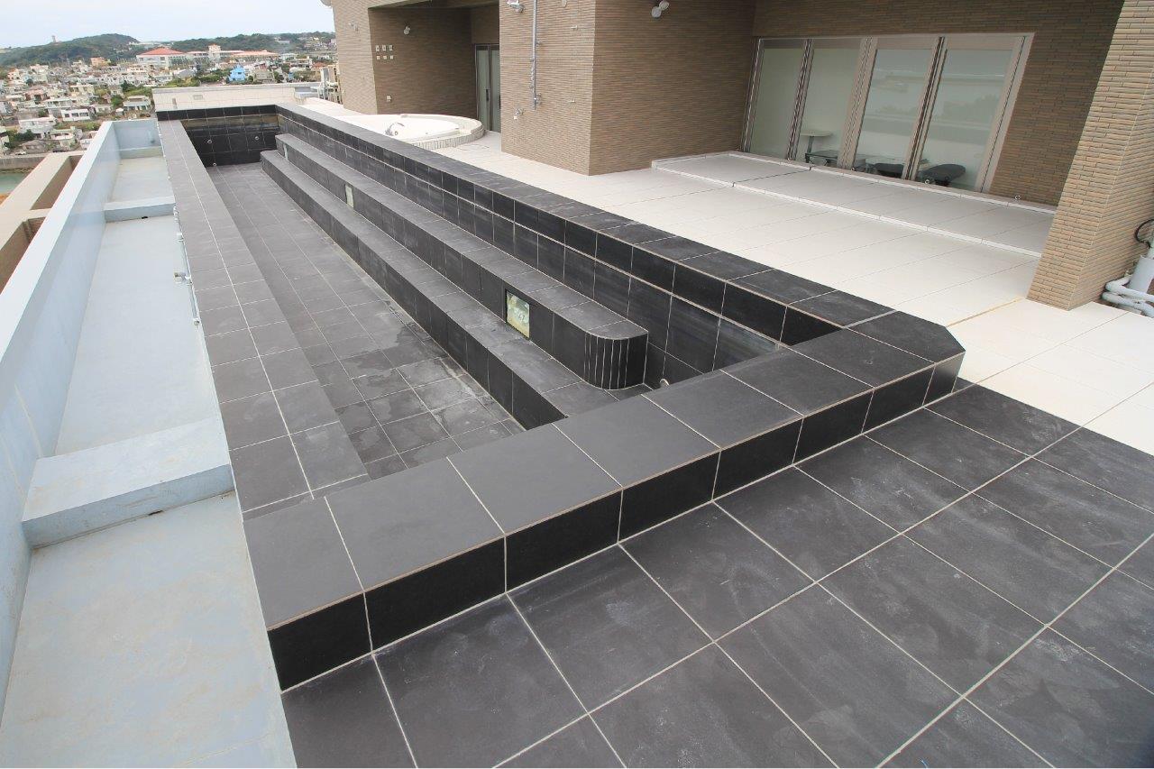 屋上プールをインフィニティプールにリフォーム 沖縄