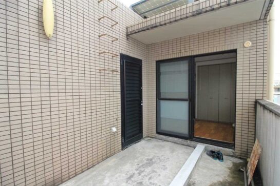 Before　ベランダに浴室・脱衣所を増築