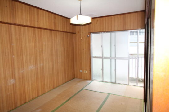 Before　クロスの貼り替えリフォーム