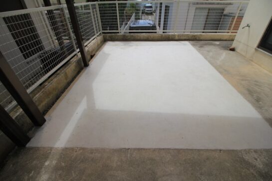 After 庭を駐車場にリフォーム