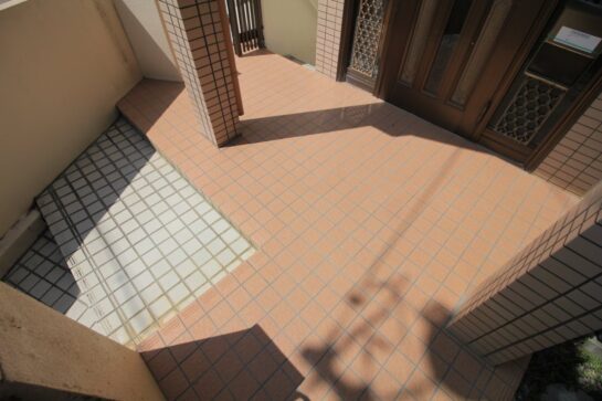 After　玄関ポーチのタイル貼り替え①