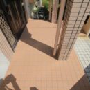 玄関ポーチのタイル貼り替え