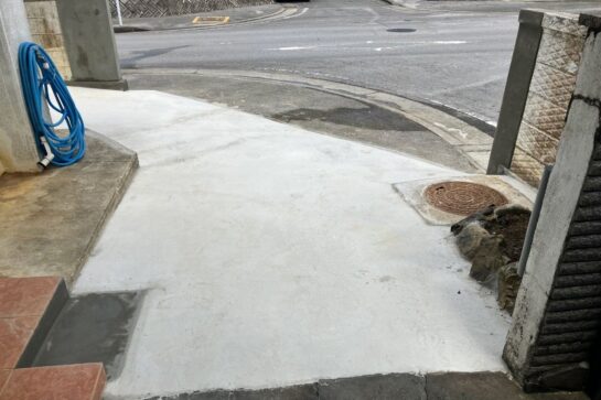 After 庭を駐車場にリフォーム