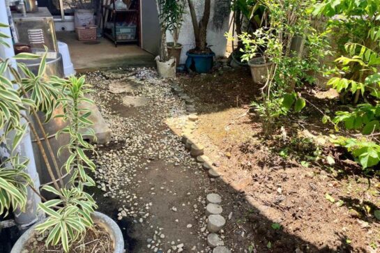 Before 庭を駐車場にリフォーム