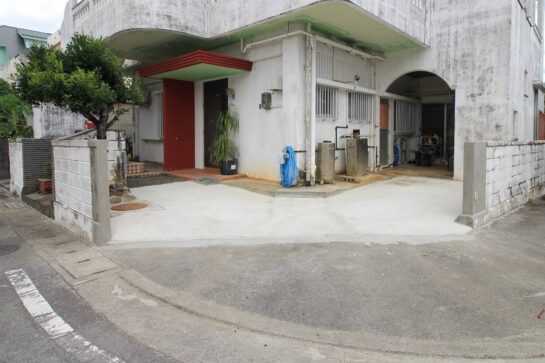 After 庭を駐車場にリフォーム