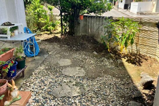 Before 庭を駐車場にリフォーム
