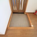 事務所を住居にリノベーション　玄関