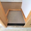 事務所を住居にリノベーション　玄関