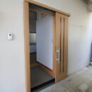 事務所を住居にリノベーション　玄関