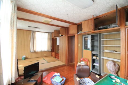 Before 住居を事務所にリフォーム