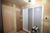 トイレの内部はベニヤを貼ってクロスの下地処理